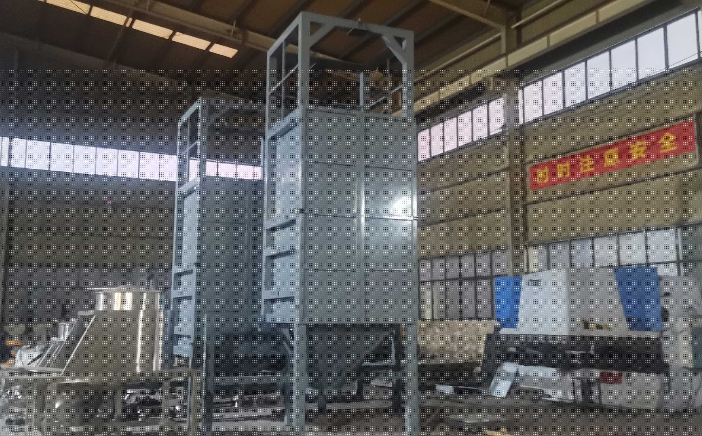 新疆客戶現(xiàn)場噸袋拆包機帶料試機